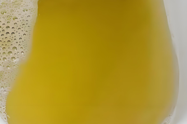 移植后喝水少尿液会发黄